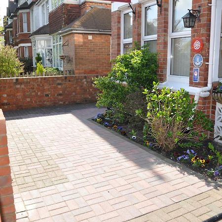 Chandos Premier Folkestone  Exterior foto